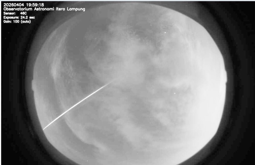 Observatorium Itera: Benda Jatuh di Langit Lampung Diduga Sisa Roket Tiongkok