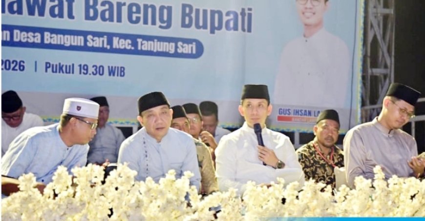 Bupati Lampung Selatan Beri Hadiah Umrah untuk Dua Jemaah Sholawat