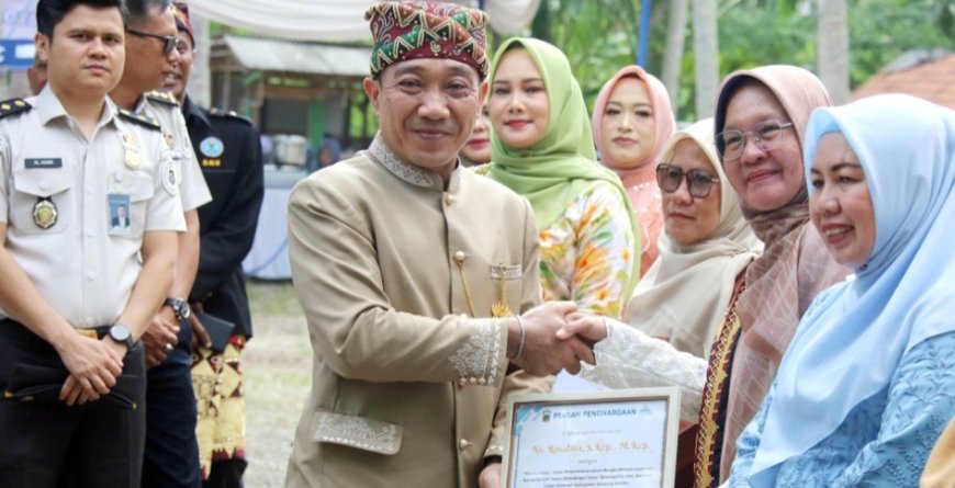 Pemkab Lampung Selatan Anugerahi 13 “Wanita Helau” di Hari Kartini