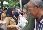 Warga Mengaku Diminta Rp20 Ribu saat Ambil Bantuan Beras dan Minyak dari Pemkot Bandarlampung