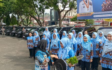 Wali Kota Bandarlampung Bagikan 31 Mobil Dinas untuk Kepala Puskesmas
