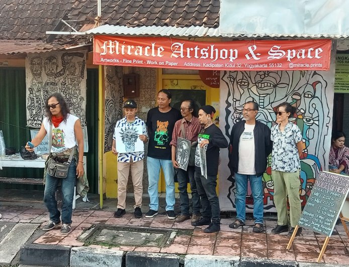 Noise OF Head: Pertanian Seni Rupa