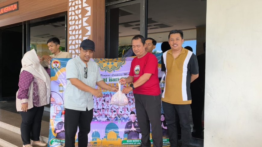 IJP Lampung Bagikan 120 Paket Daging Kurban untuk Anggota dan Warga