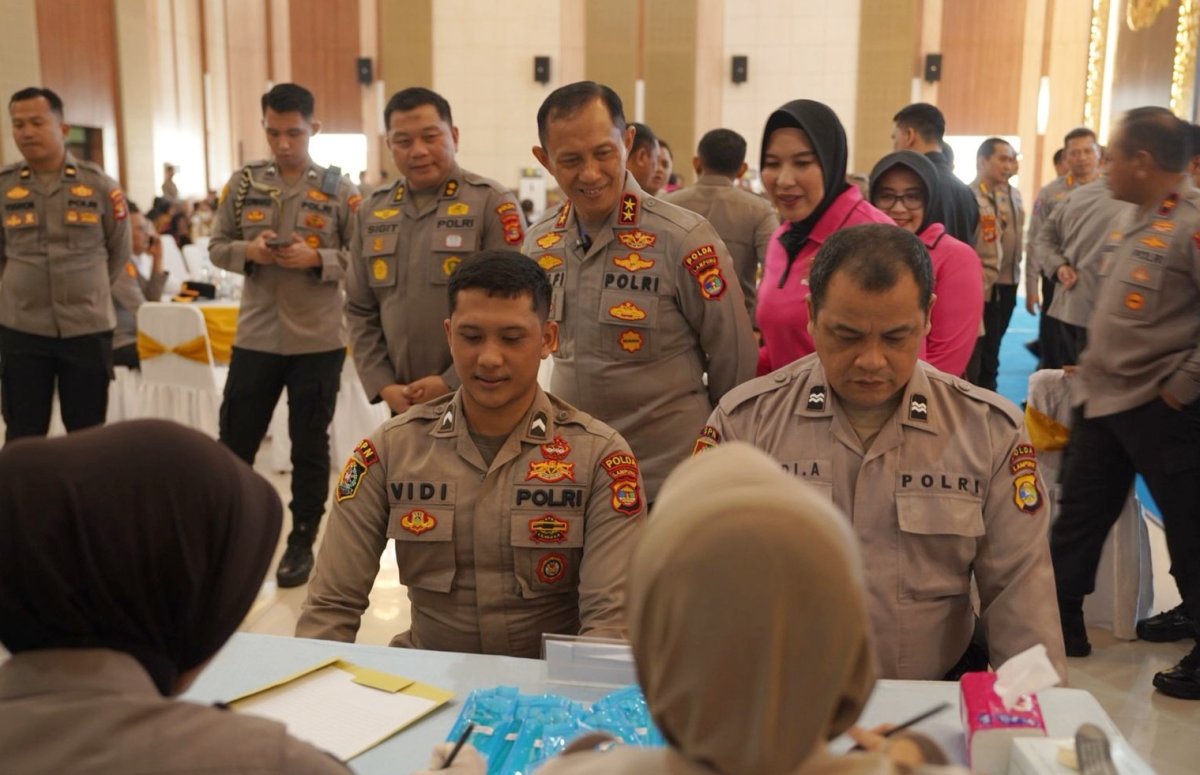 Bakti Sosial Hari Bhayangkara ke-80, Polda Lampung Gelar Sunatan Massal dan Bagikan Sembako