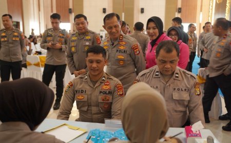 Bakti Sosial Hari Bhayangkara ke-80, Polda Lampung Gelar Sunatan Massal dan Bagikan Sembako