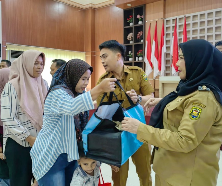 Pemkot Bandarlampung Bagikan Telur untuk 1.081 Keluarga Berisiko Stunting