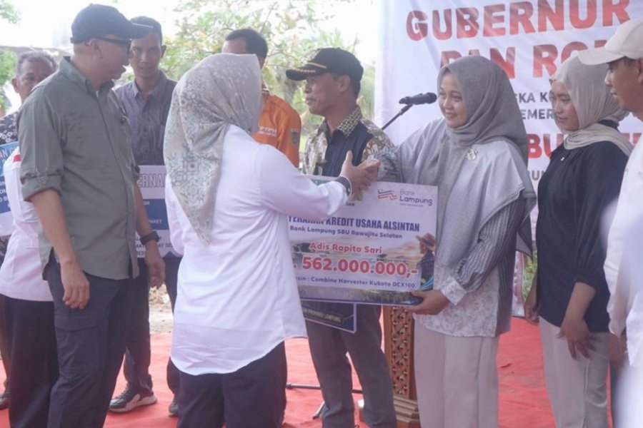 Bank Lampung Salurkan Kredit Alsintan Rp 1,07 Miliar di Mesuji, Dukung Program Desaku Maju Gubernur