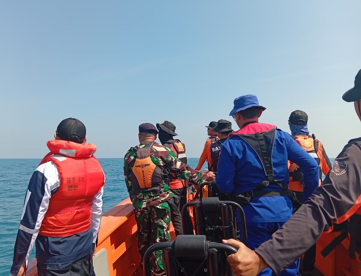 Areal Pencarian Penumpang yang Terjatuh dari Kapal Batumandi di Selat Sunda Diperluas hingga Perairan Pulau Sebesi