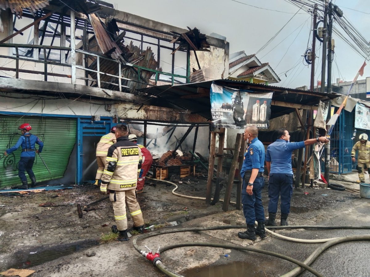 Tiga Kios di Jalan Ki Maja Bandarlampung Ludes Terbakar