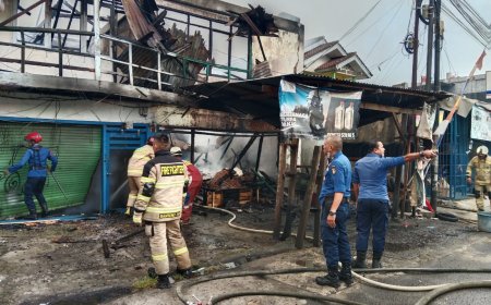 Tiga Kios di Jalan Ki Maja Bandarlampung Ludes Terbakar