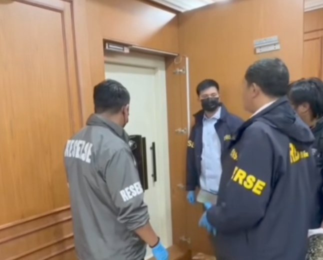 Penggeledahan Sejumlah Lokasi Terkait Dugaan Korupsi, Rumah yang Dikaitkan dengan Jampidsus hingga Kafe Ikut Diperiksa