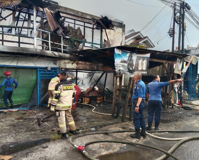 Tiga Kios di Jalan Ki Maja Bandarlampung Ludes Terbakar