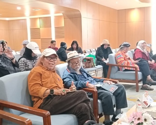 Peluncuran Buku ‘Puisi 68’ Karya Isbedy Dihadiri Presiden Penyair Indonesia