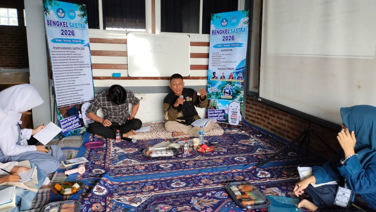 Nanang R  Supriyatin: Puisi Bukan Sekadar Mengindah-indahkan Tulisan