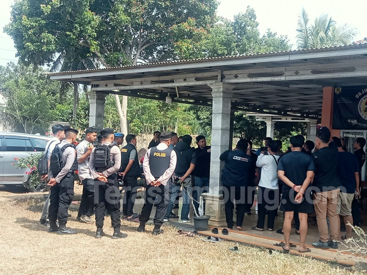 Baku Tembak, Terduga Bandar Narkoba Tewas, Tiga Personel Polres Lampung Utara Dilarikan ke Rumah Sakit