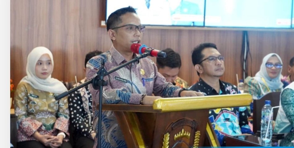 Urus Administrasi dari Ponsel, Lastri Jadi Andalan Desa Karang Pucung di Lomba Desa 2026