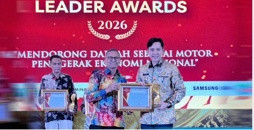 Bupati Lampung Selatan Egi Raih Penghargaan Pengembangan Pariwisata dari Disway