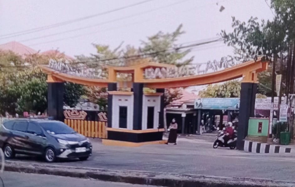 Sudah Terima BOSDa, SMPN 2 Bandarlampung Diduga Masih Tarik Uang dari Orang Tua Murid