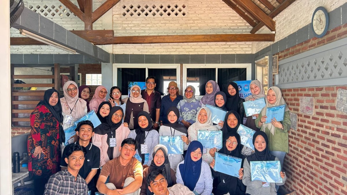 Tutup Bengkel Sastra 2026, Isbedy: Menulis Bukan Hanya untuk Lomba