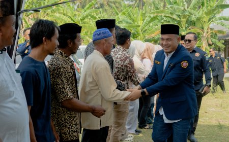 Karang Taruna dan Ribuan Warga Meriahkan Ruwat Laut di Ketapang