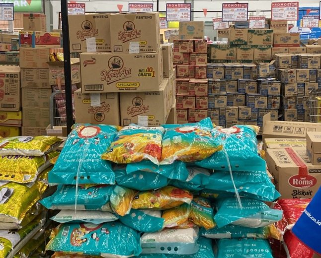 Bulog Lampung Perluas Distribusi Beras Premium ke Retail Modern