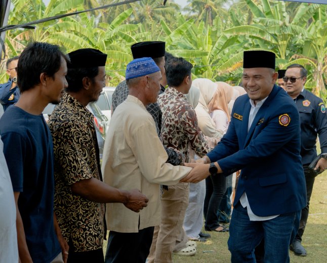 Karang Taruna dan Ribuan Warga Meriahkan Ruwat Laut di Ketapang
