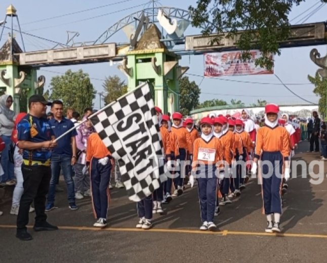 Ribuan Pelajar SD Lampung Utara Ikuti Lomba Gerak Jalan