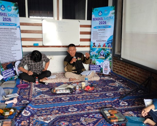 Nanang R  Supriyatin: Puisi Bukan Sekadar Mengindah-indahkan Tulisan
