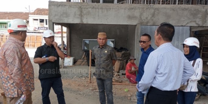DPRD Lampung Utara Tinjau Pembangunan Pasar Dekon, Ini Hasilnya