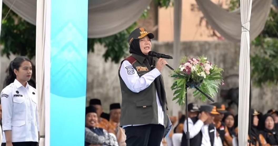 Eva Dwiana Pimpin Penutupan Kemah Bakti Satya Linmas dan Pengukuhan DPC Aslinmas