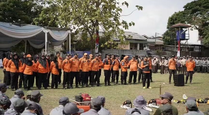 Satlinmas Bhakti Karya Bandarlampung Ikuti Pelatihan Pemadam Kebakaran dan Penanggulangan Bencana