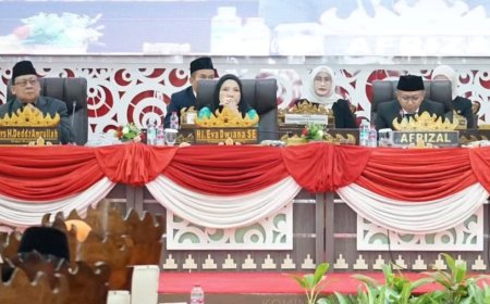 Wali Kota Eva Dwiana Serahkan Hibah untuk 20 Masjid dan 5 Pesantren di Bandarlampung
