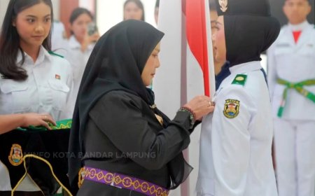Wali Kota Eva Dwiana Kukuhkan 38 Anggota Paskibraka Bandarlampung 2026