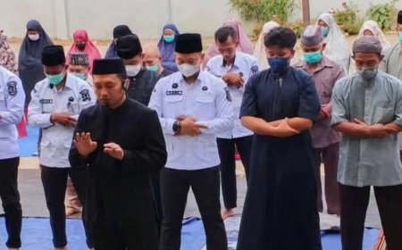 Pemkot Bandarlampung Gelar Salat Istisqa di Tengah Kemarau dan Erupsi Gunung Anak Krakatau