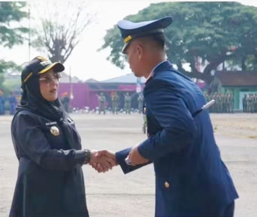 Wali Kota Eva Dwiana Hadiri Parade HUT ke-81 TNI di Lapangan Saburai