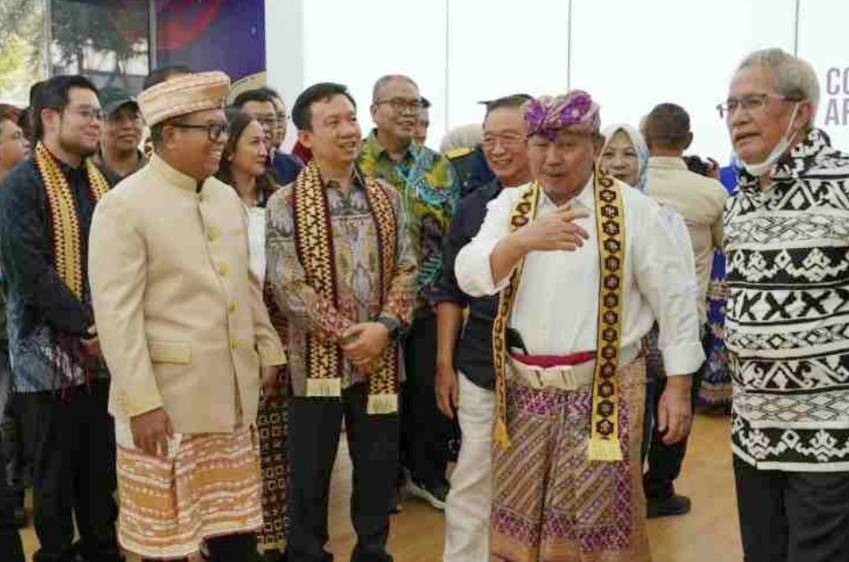 Pameran Kayu Ara Angkat Pemikiran Anshori Djausal tentang Arsitektur dan Budaya Lampung