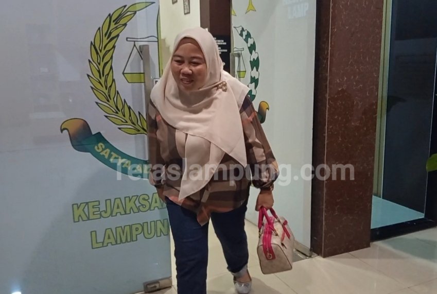 Usai Diperiksa Tujuh Jam, Anggota KPU Lampung Utara Keluarkan Jurus Tutup Mulut