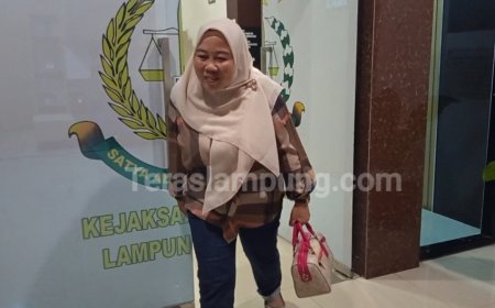 Usai Diperiksa Tujuh Jam, Anggota KPU Lampung Utara Keluarkan Jurus Tutup Mulut