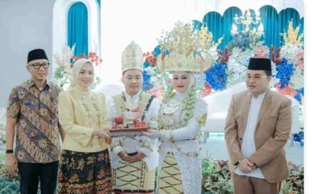 Gubernur Mirza Hadiri Nikah Massal Begawi Cinta Lampung