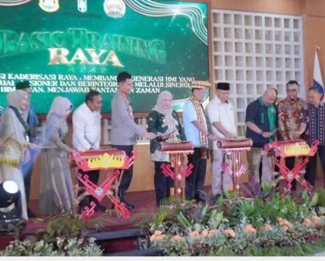 Wali Kota Eva Dwiana Hadiri Basic Training Raya HMI Bandarlampung