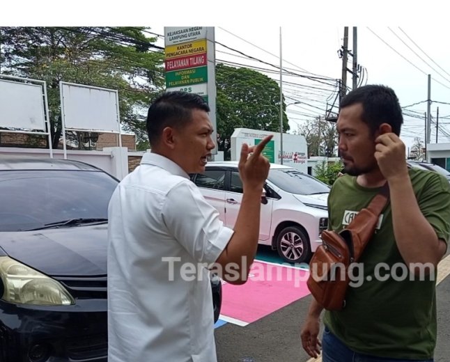 Usai Diperiksa Kejari Soal Polemik Hibah Pilkada, Anggota KPU Lampung Utara ini Pilih Bungkam