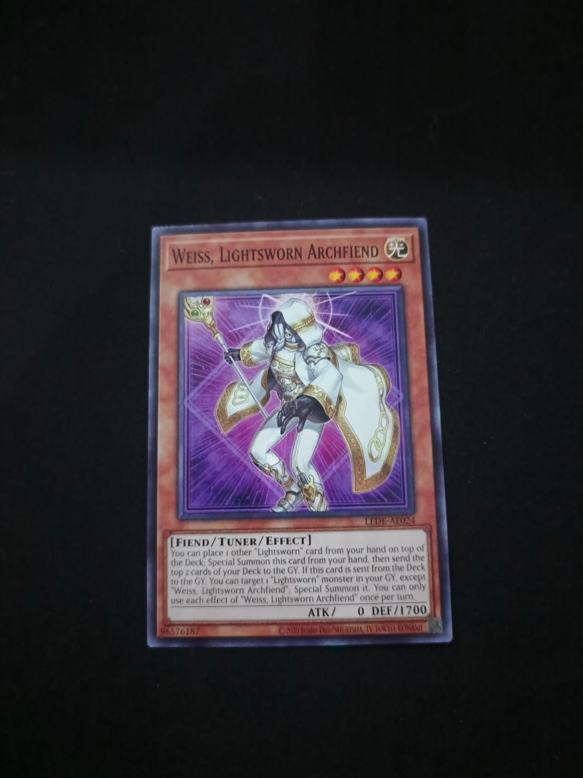 LEDE-AE024 Weiss, Lightsworn Archfiend Common