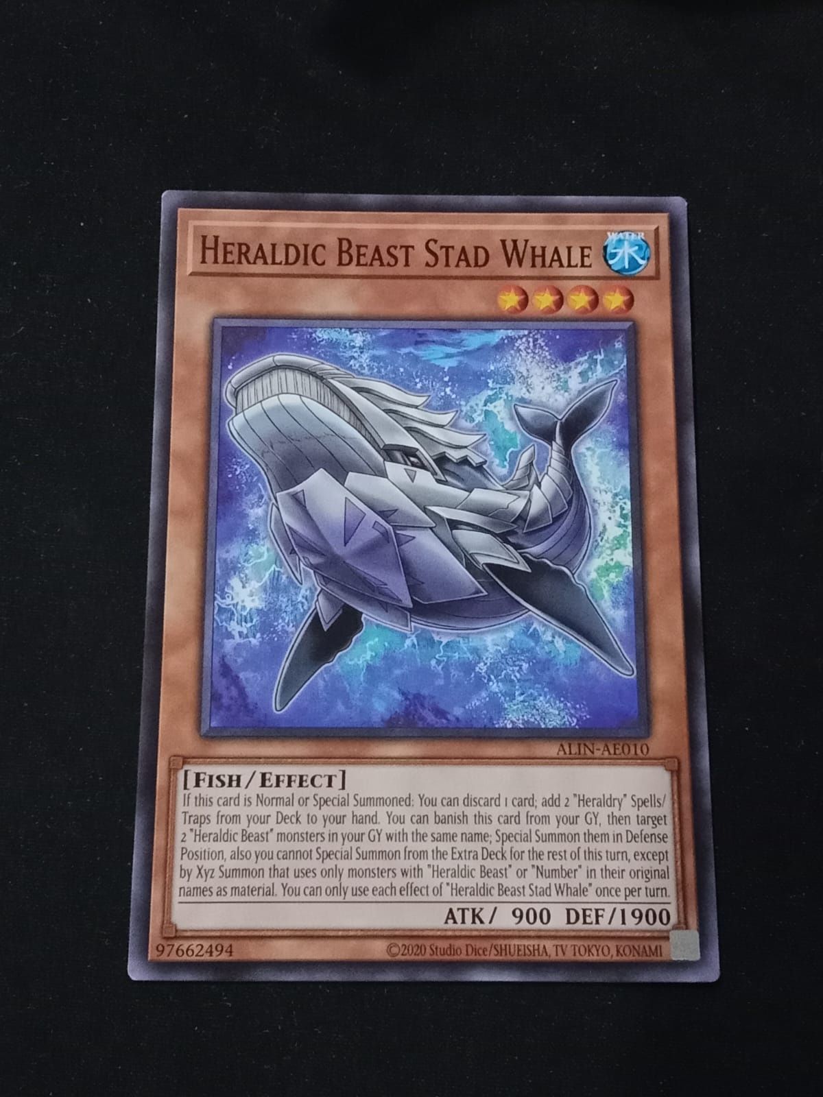 ALIN-AE010 Heraldic Beast Stad Whale Common