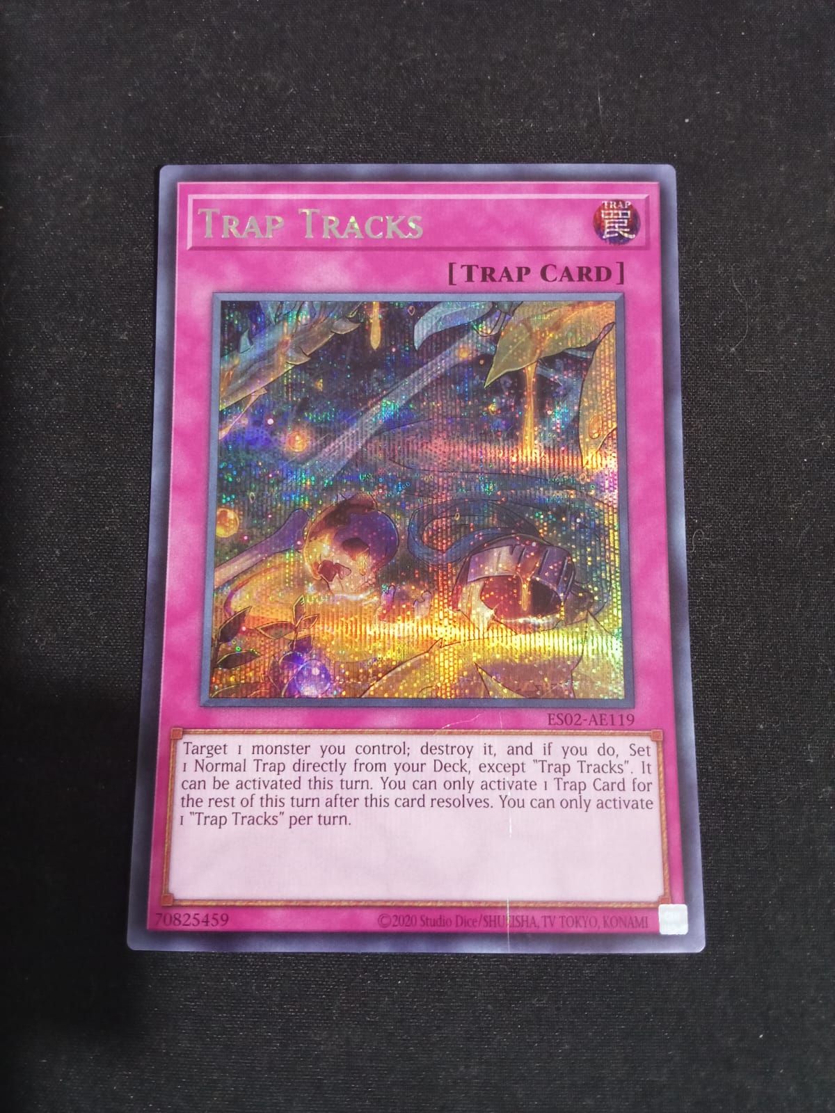 ES02-AE119 Trap Tracks Secret Rare