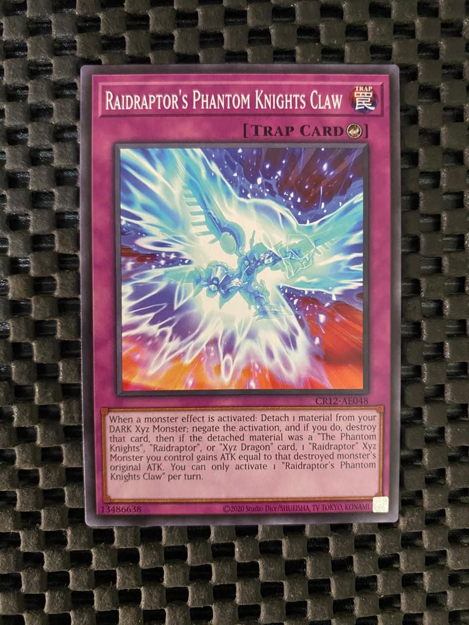 CR12-AE048 Raidraptor's Phantom Knights Claw Common