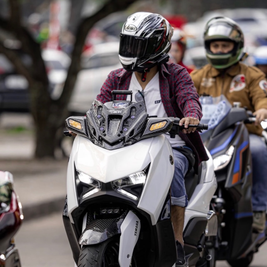 Rachmat R